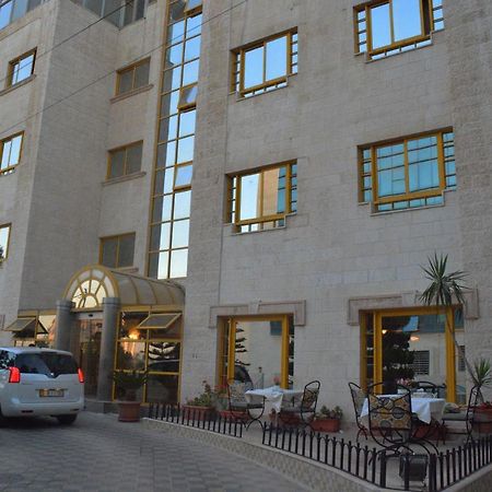 Capri Hotel Suites Amman Exterior foto