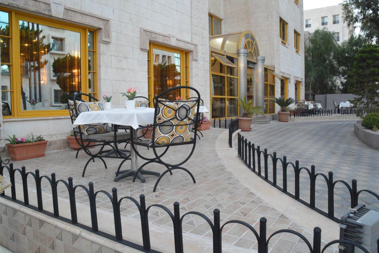 Capri Hotel Suites Amman Exterior foto