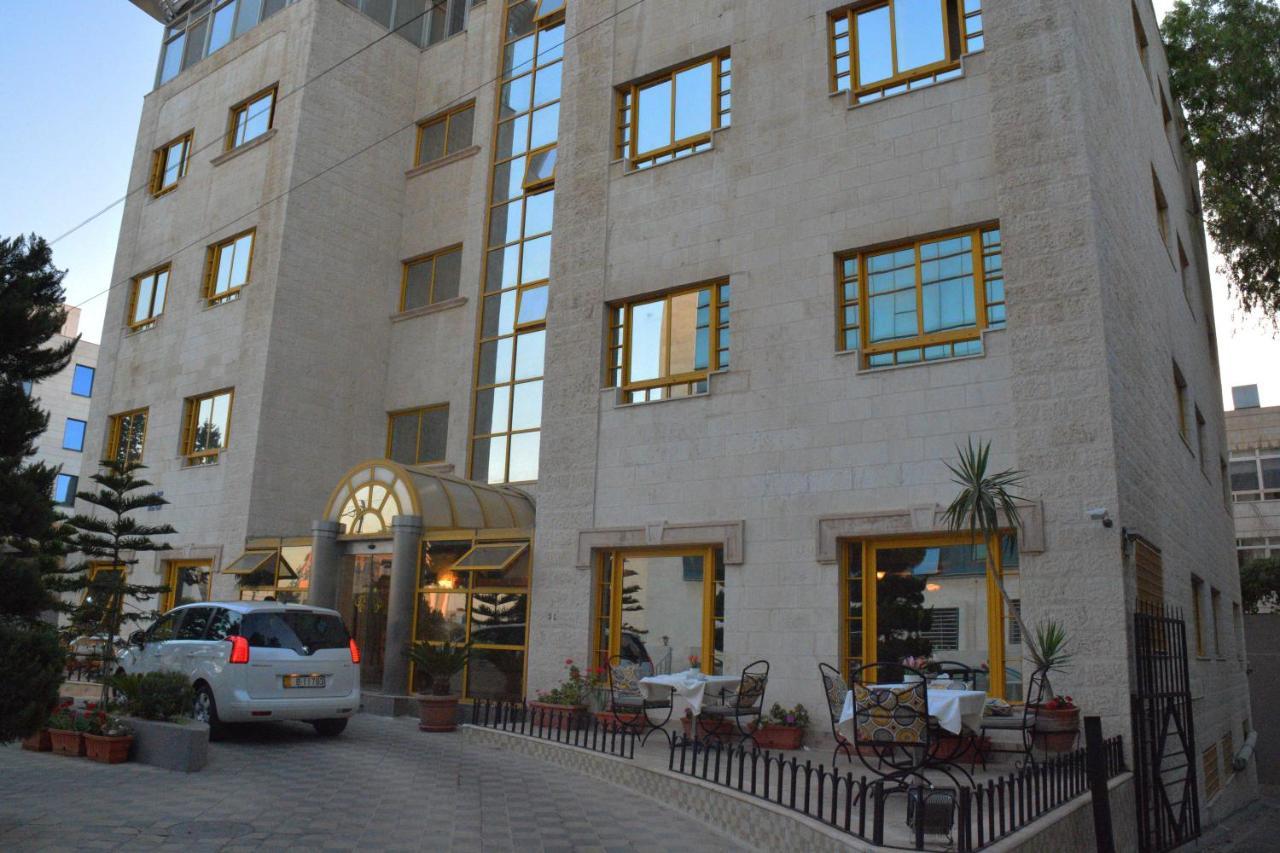 Capri Hotel Suites Amman Exterior foto
