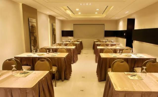 Capri Hotel Suites Amman Exterior foto